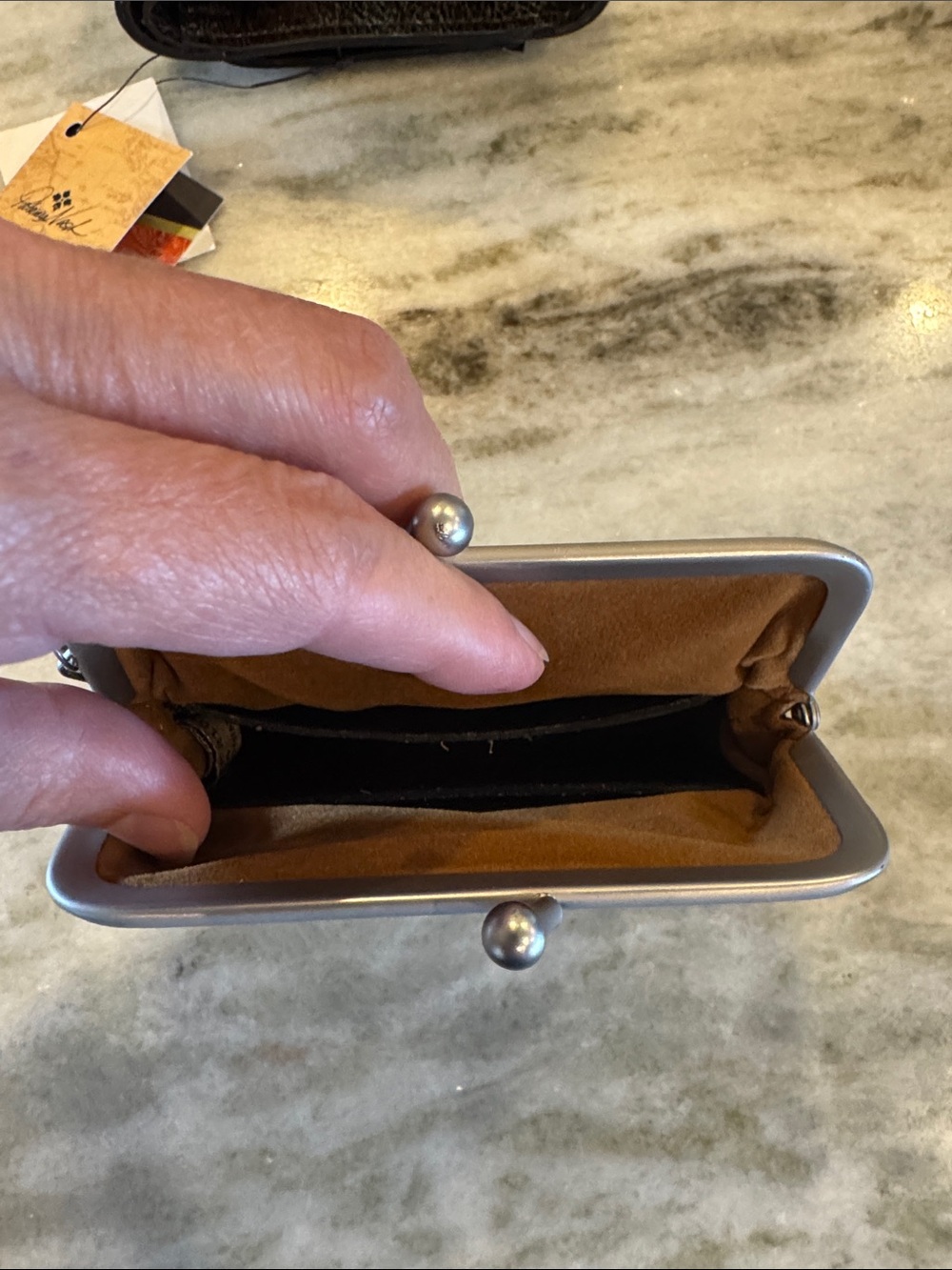 Accessory identification - Picture 2 of 3